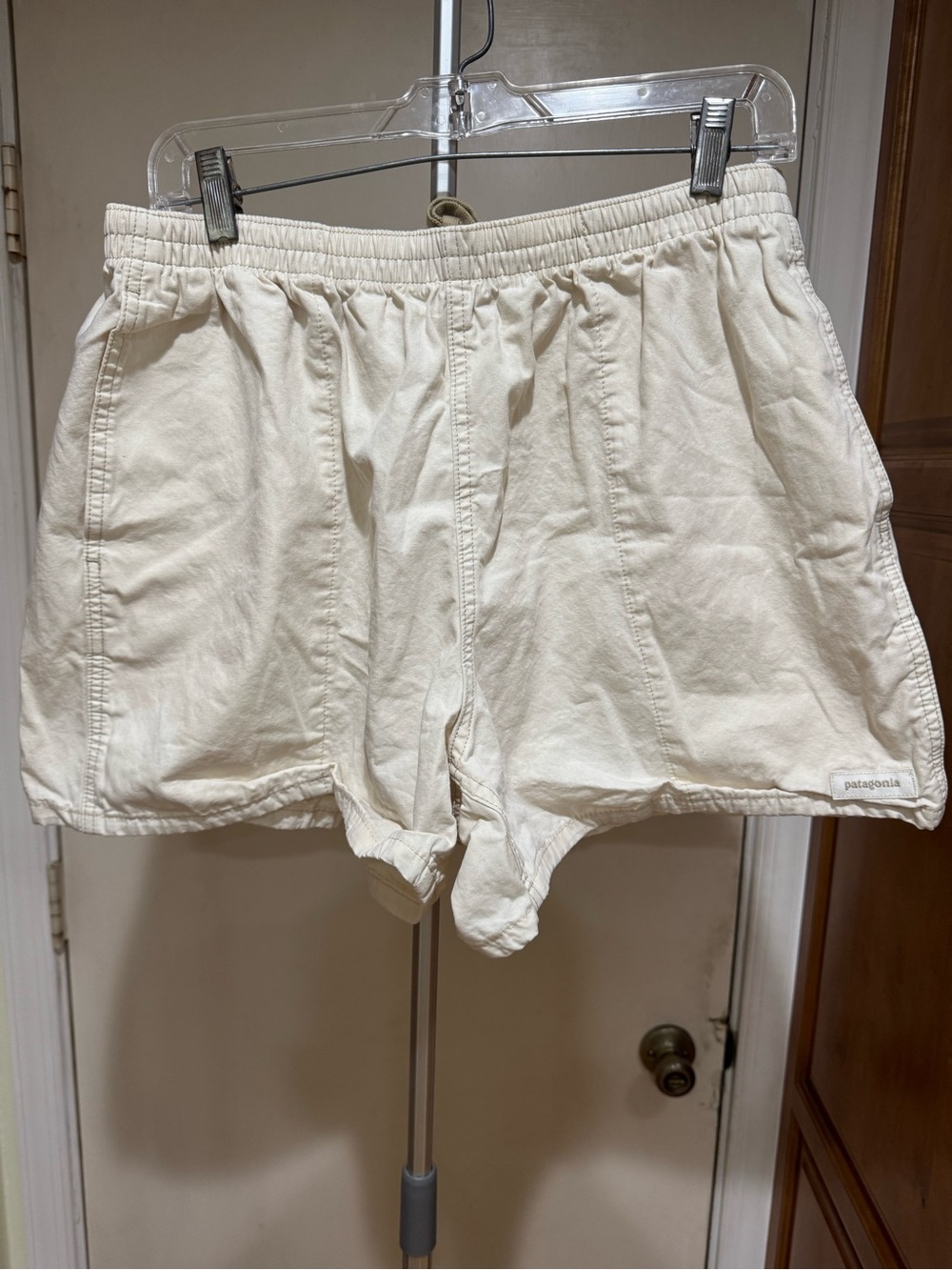 Patagonia Women's Cream Elastic-Waist Shorts size L